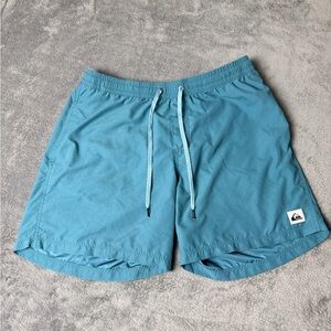 Quiksilver Everyday Solid Volley 17" Swim Shorts - Men's - Large / Marine Blue